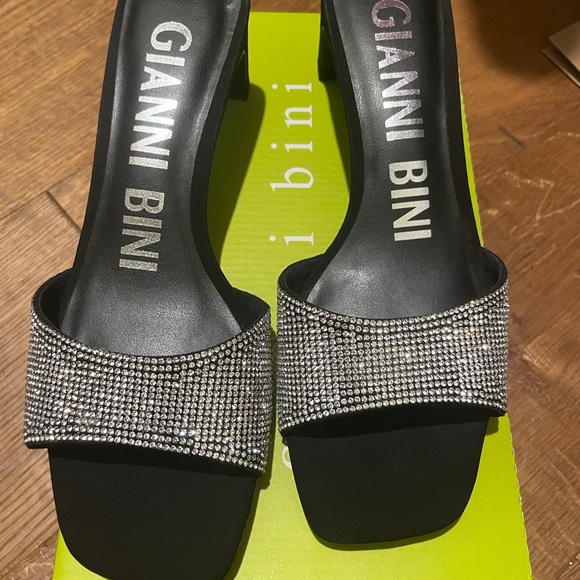 Gianni Bini Shoes - Gianni Bini NWT sparkle slide sandals